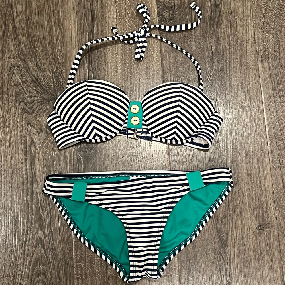 Striped bikini set